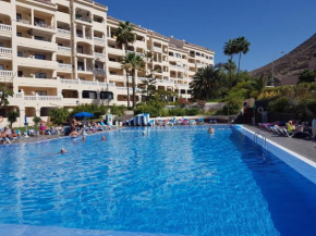 Castle Harbour with heated pool, only 700 meters to the beach, Wifi, balcony